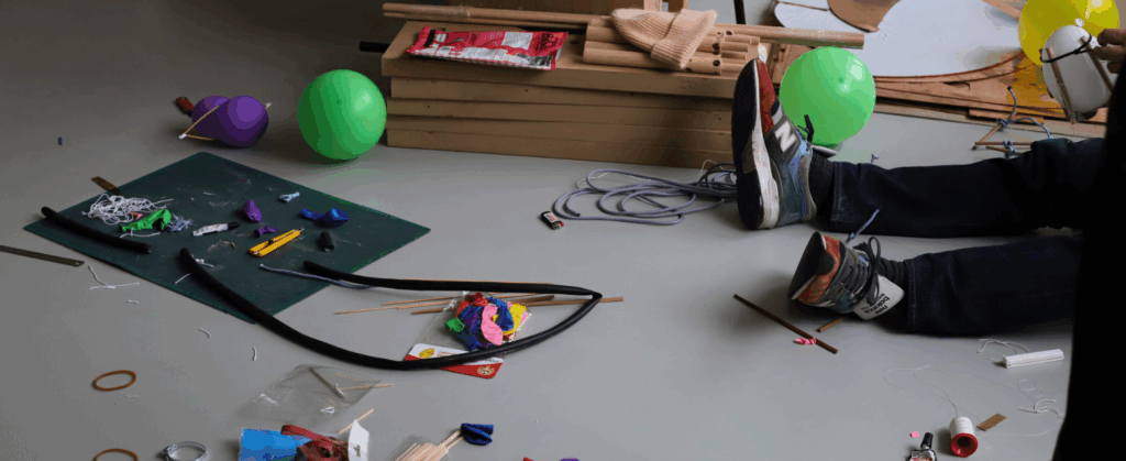 Maxime Perrolle dans son atelier au JAD © Clara Chevrier 